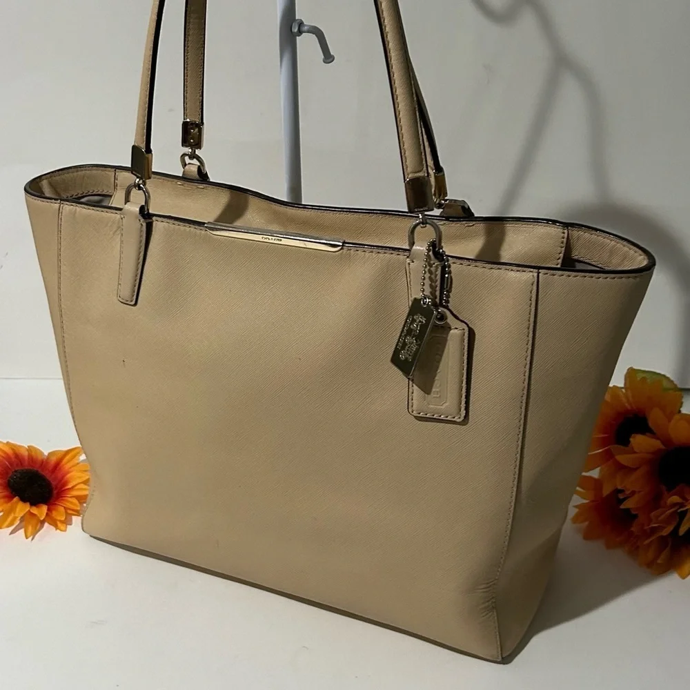 Coach Beige Leather structured Shoulder Bag Everyday work tote - Picture 3 of 11